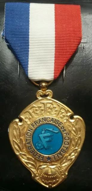 MÉDAILLE D OR FÉDÉRATION Française de Football Medal Foot FFF 33