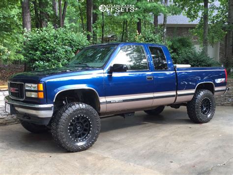 1998 GMC Sierra 1500 With 17x8 5 Method Mesh And 35 12 5R17 Toyo Tires