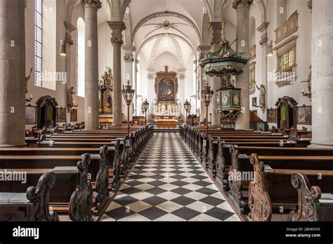 Innenraum Der Katholischen Kirche St Maximilian Maxkirche