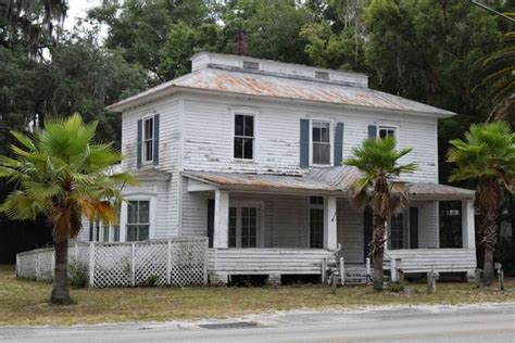 Old Houses Under $50K - Your "perfect" fixer upper for under $50,000 | Old houses, Old houses ...