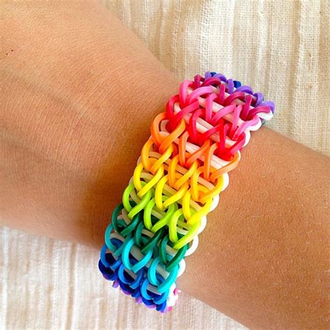 For Easy Tutorials On Making Loom Bands💖😄 Plz Like👍