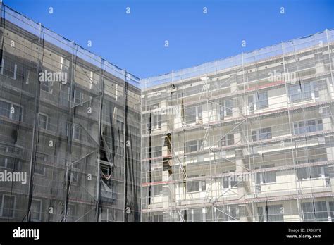 Renovaci N De Fachada De Edificio De Apartamentos De Varios Pisos Y