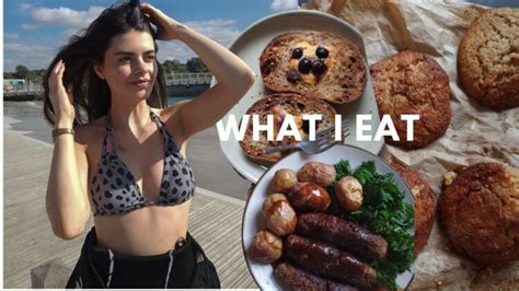 6 Hot Sexy Erin Rutherford Bikini Pics