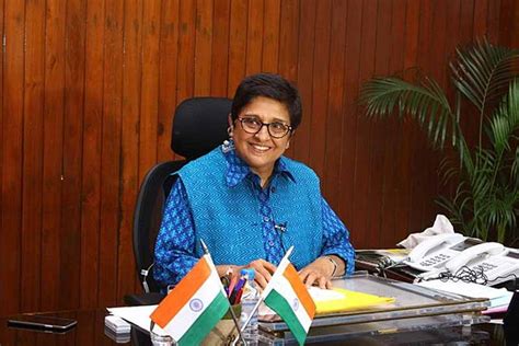 Kiran Bedi: Biography of Kiran Bedi - The First Woman IPS | Seema