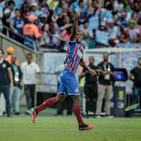 Bahia Vence O Fortaleza E Abre Quatro Pontos Para O Z Do Brasileir O