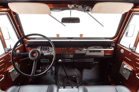 Toyota FJ40 Land Cruiser interior