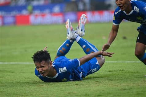 Persib Bekuk Persija Rizky Ridho Puji Dimas Drajad Dan Minta Maaf