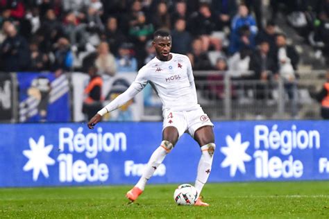 Rumeur Mercato Kiki Kouyat Tout Proche D Un Accord Avec Un Club De