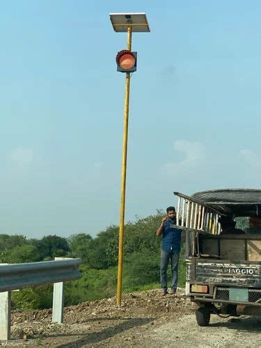 Mild Steel Dual Arm Traffic Light Poles Vidarbha Nagpur For Street