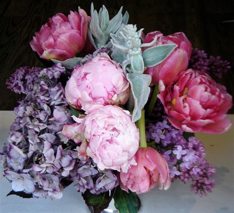 pink peony arrangement | Peony arrangement, Flowers for mom, Flower arrangements