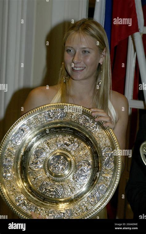 Sharapova Wimbledon 2004