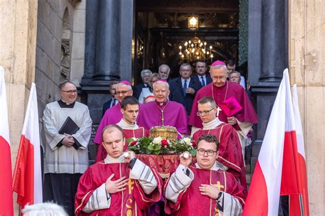 Po dwuletniej przerwie z Wawelu na Skałkę wyruszyła procesja ku czci