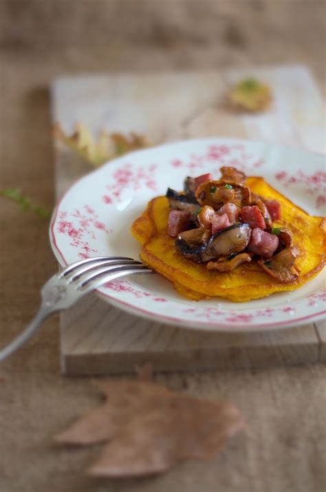 Pancakes au Potimarron Poêlée de Cèpes Girolles au Jambon de Bayonne