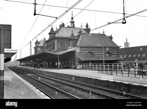 view   platform side   ns station delft  delft stock