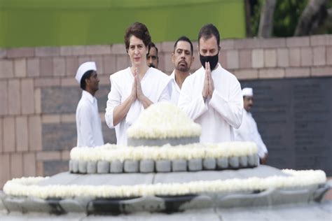 Rahul Priyanka Pay Tributes To Rajiv Gandhi On 78th Birth Anniversary