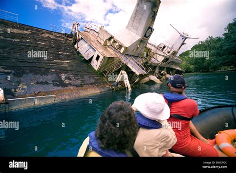 Ship Wreck Aground Hi Res Stock Photography And Images Alamy