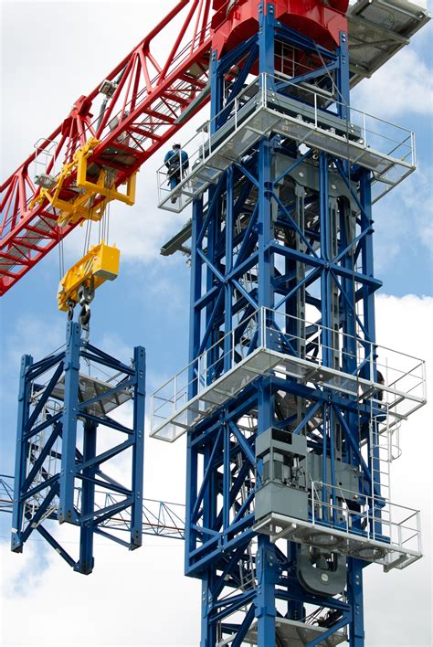 In Pictures Comansas 21lc1050 Flat Top Tower Crane Pmv Middle East