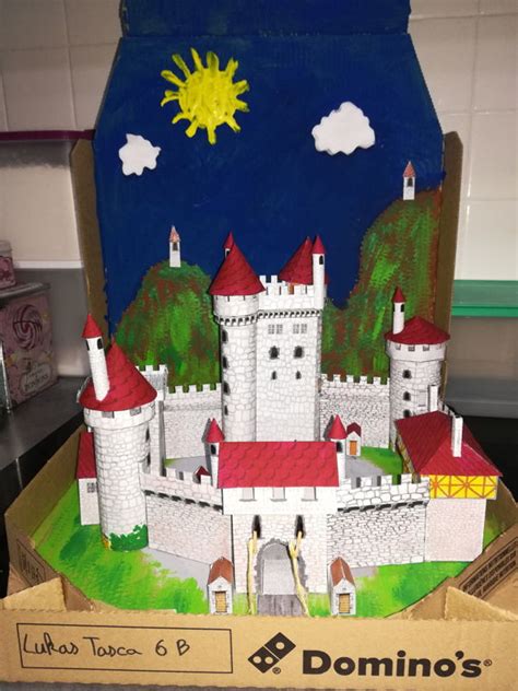 Maquette de château en papier