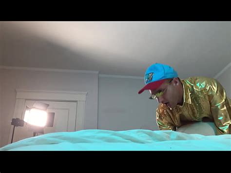 Un mannequin baise un trans dans la chasteté XVIDEOS