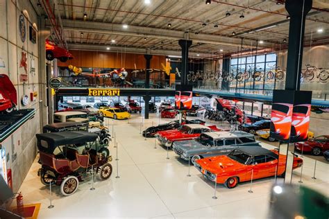 Plymouth Superbird E Corvette Split Window Museu De Carro Antigo