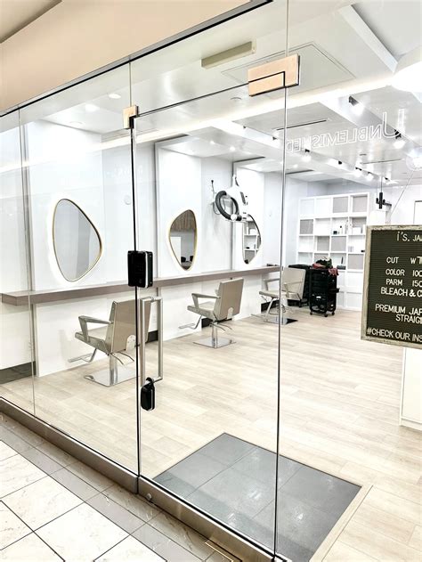 25 Best Hair Salons Near Richmond, BC - 2024 BestProsInTown