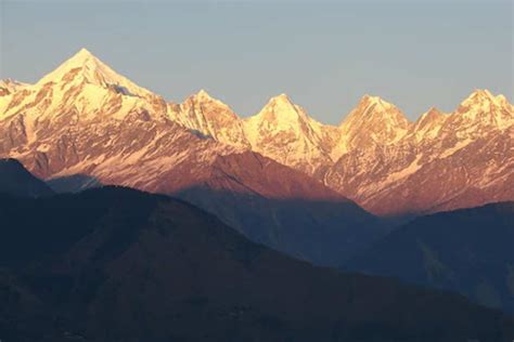 Durga Puja Vacation Travel Munsiyari Hill Station In Uttarakhand