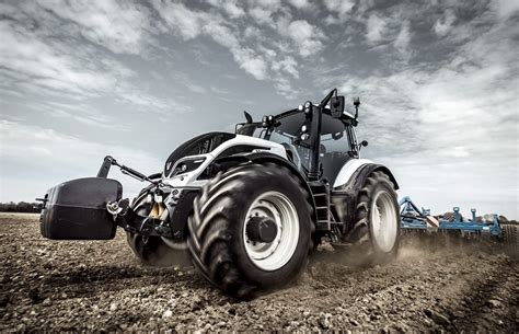 El Valtra N154e Versu El Tractor Con Precisión Que Se Adapta A Cada