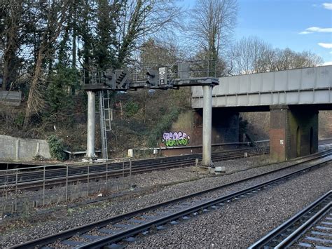 Signal Gantry Upline Farnborough Mr Ignavy Cc By Sa 2 0 Geograph