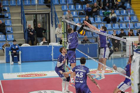 Ermgroup Trailed By Sabaudia Lega Pallavolo Serie A