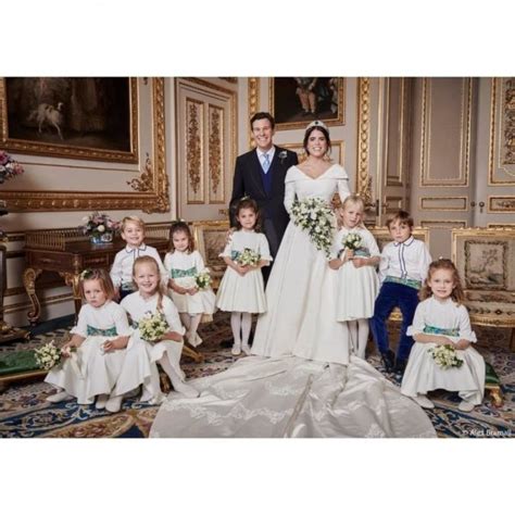 Eugenia De York Y Jack Brooksbank Con Sus Pajes Y Damas En La Foto