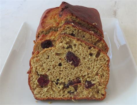 Cake aux agrumes et aux cranberries à la farine de lupin Ma petite