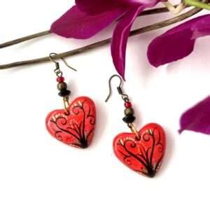 Aretes de corazón rojos con negro Albor Arte Mx