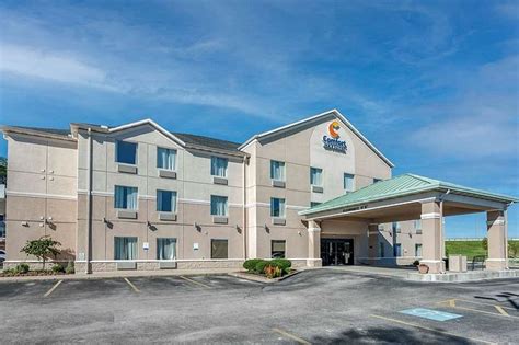 COMFORT INN & SUITES - Prices & Hotel Reviews (Englewood, Ohio)