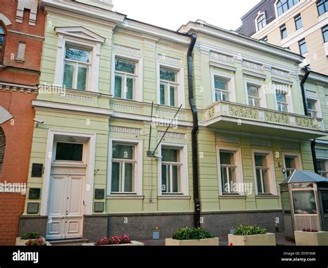 British embassy hi-res stock photography and images - Alamy