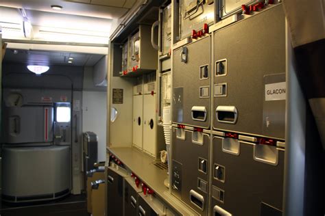 Should We Get Rid of the Airplane Galley? | AirlinePilotCentral.com