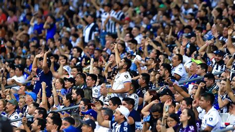 Se Hace Presente El Jugador 12 Rayados Es Recibido Por Su Afición