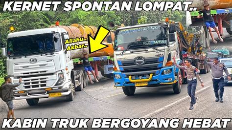 TEREKAM JELAS Kernet Spontan Loncat Dari Truk Detik Detik Truk