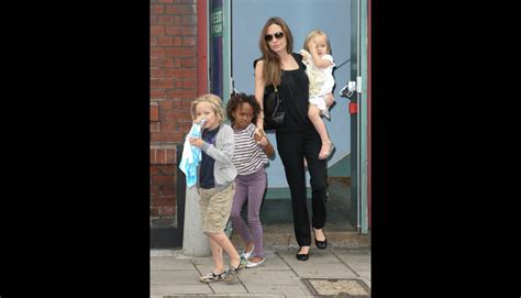 As Luce Shiloh El Hijo Transg Nero De Angelina Jolie Y Brad Pitt Fotos