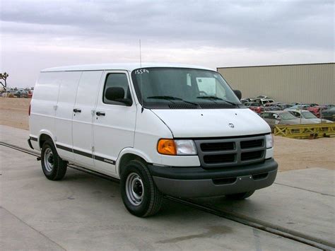 2001 Dodge Ram Van 3500 127 WB Maxi