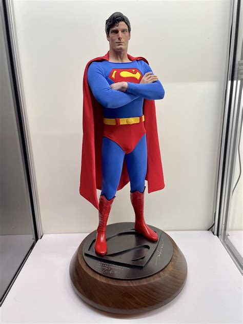 Christopher Reeve Superman Statue