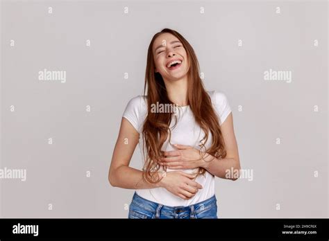 Femme Main Sur Le Ventre Rire Banque De Photographies Et Dimages à Haute Résolution Alamy