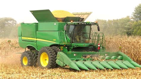 Corn Harvest John Deere S Combine Harvesting Corn Ontario