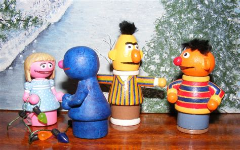 Little Wooden Guys: Sesame Street Christmas Play