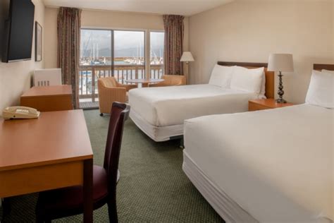 Boutique Hotels Oregon Coast - Astoria Hotel | Astoria Riverwalk Inn