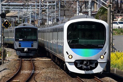 西武鉄道 30000系と20000系 写真素材 [ 5969649 ] フォトライブラリー Photolibrary