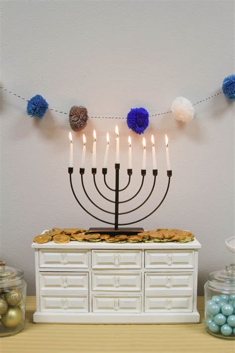 Hanukkah Celebration - Everyday Party Magazine