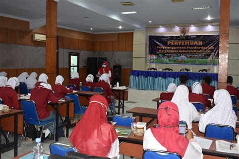 Penyelenggaraan Pemberdayaan Masyarakat Sekolahmadrasah Dinas