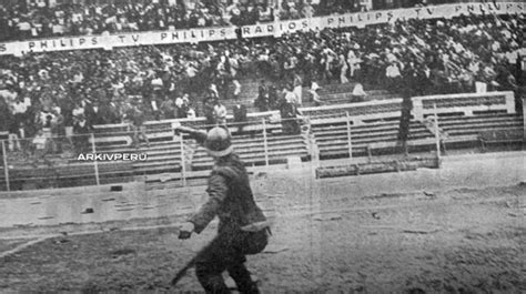 Per Argentina En El Estadio Nacional De Lima Un Escenario Manchado