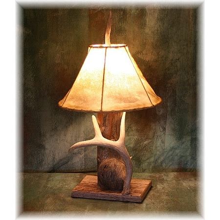 Hidalgo Weathered Log Whitetail Deer Antler Table Lamp