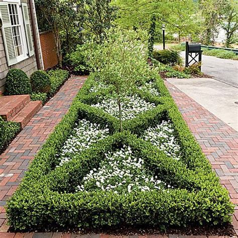 Boxwoods For Every Landscape Boxwood Garden Colonial Garden Front